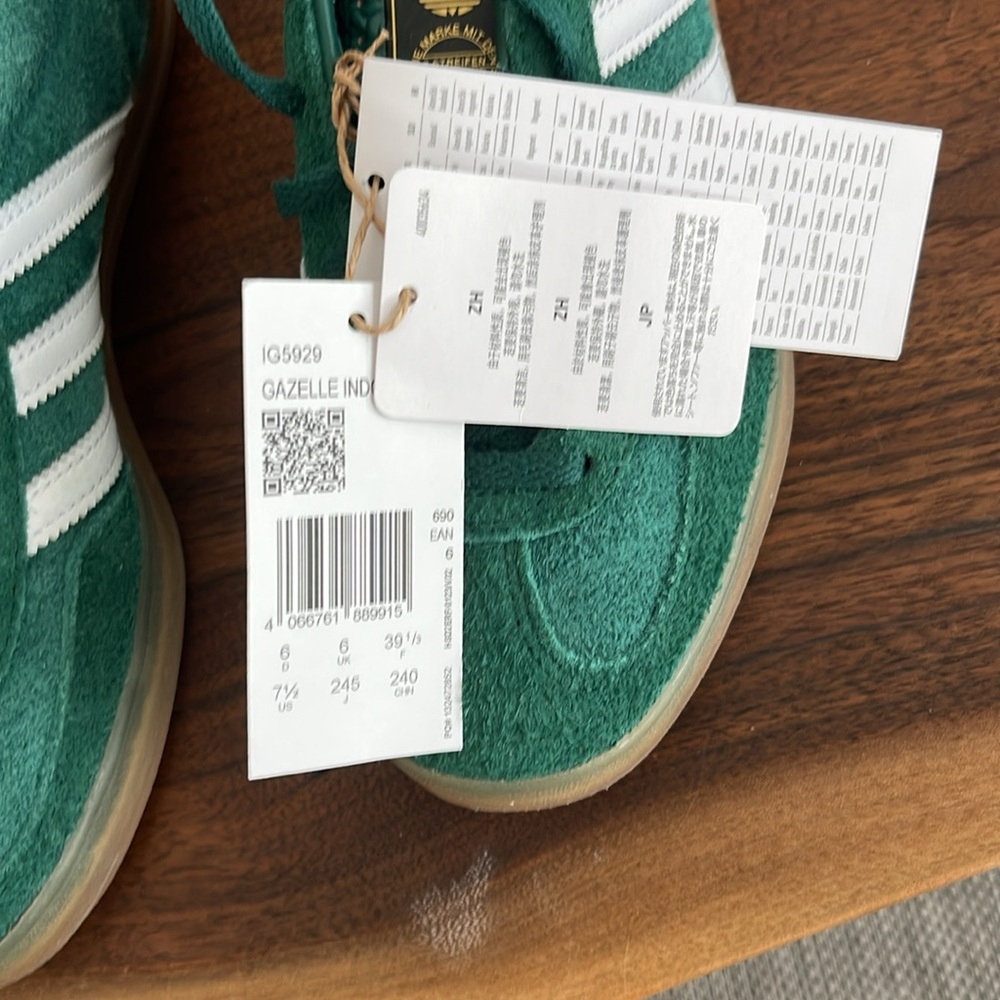 adidas Originals Green Suede Samba with White Stripes and Pink Heel - Picture 4 of 5